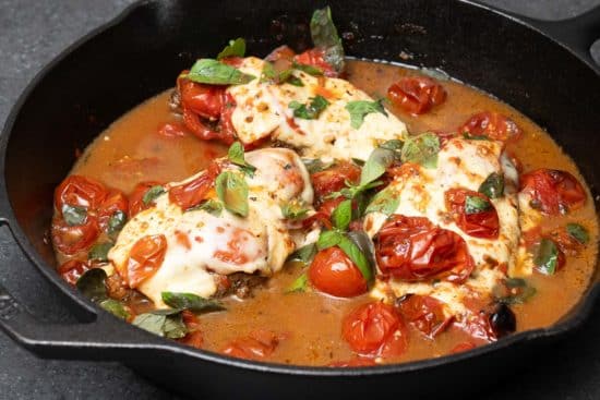 juicy baked chicken caprese