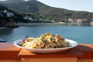 Linguine with clams