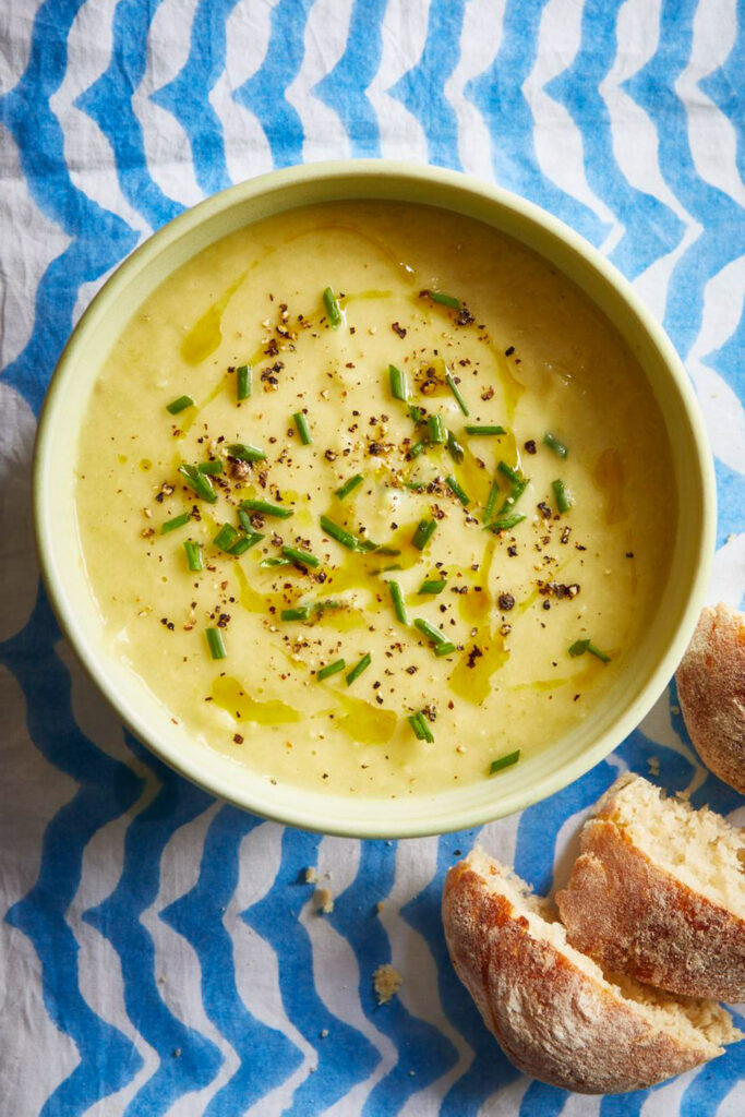 slow cooker leek and potato soup
